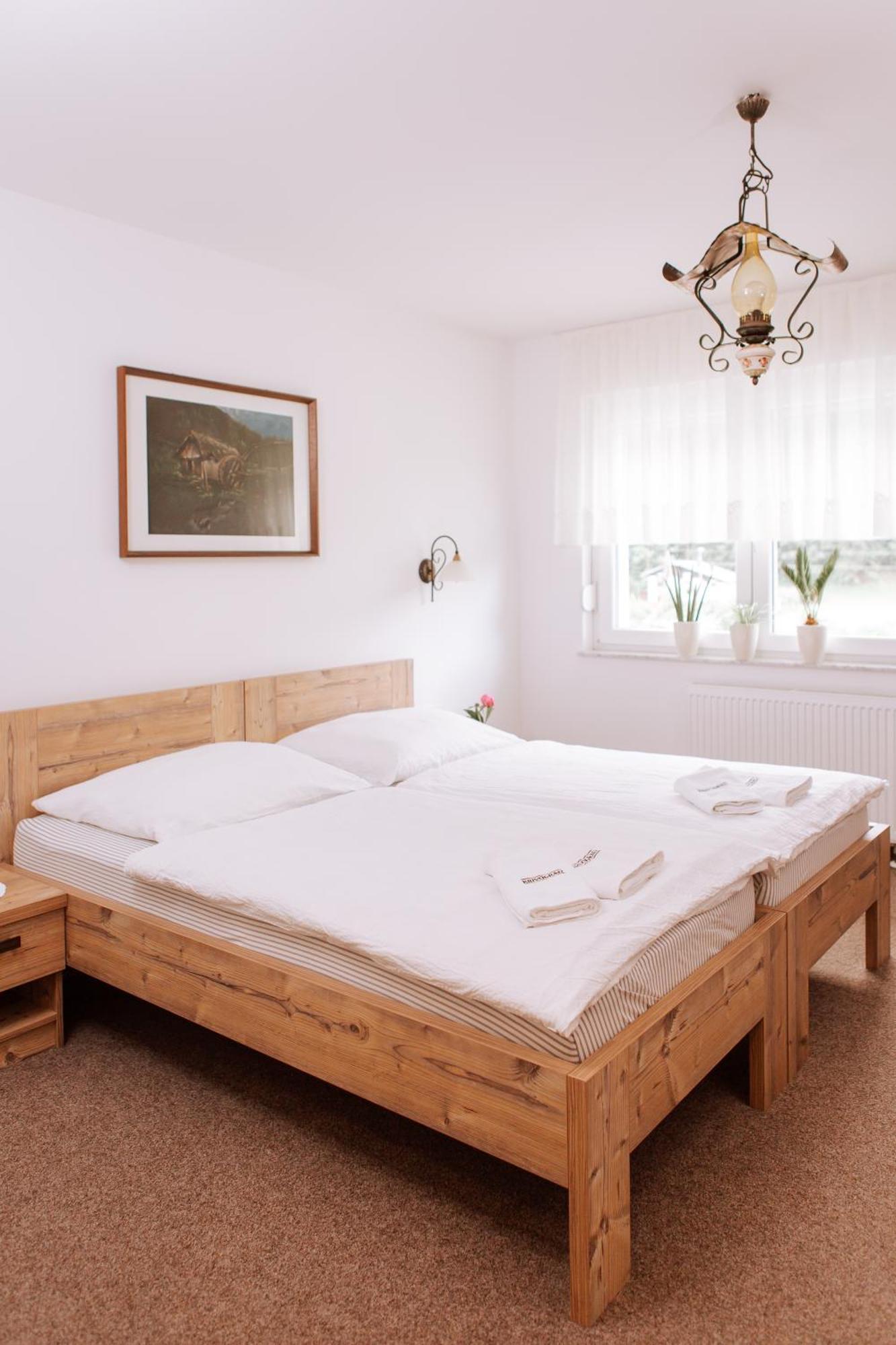 Gostisce Krivograd Hotell Prevalje Rum bild