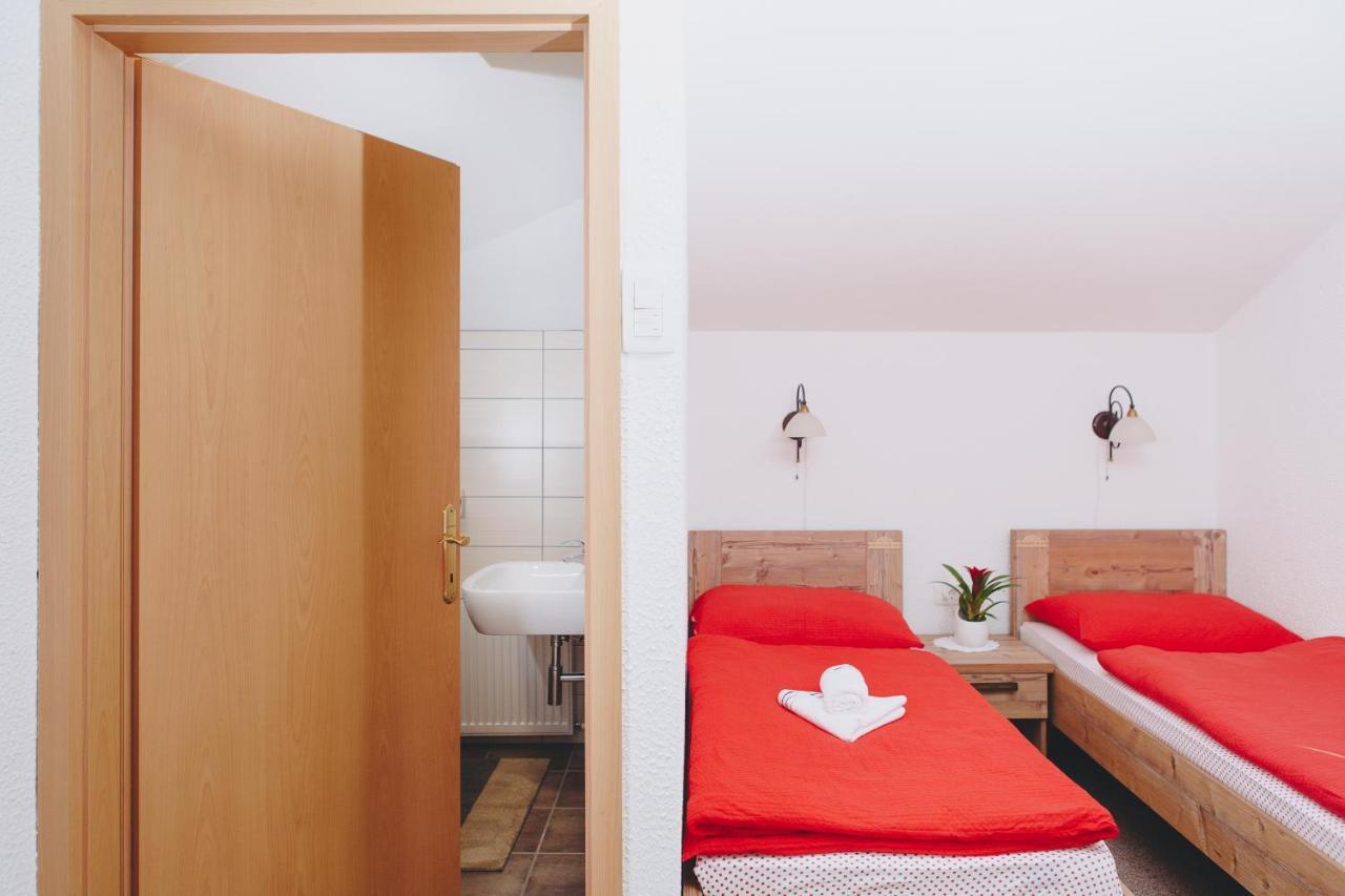 Gostisce Krivograd Hotell Prevalje Exteriör bild