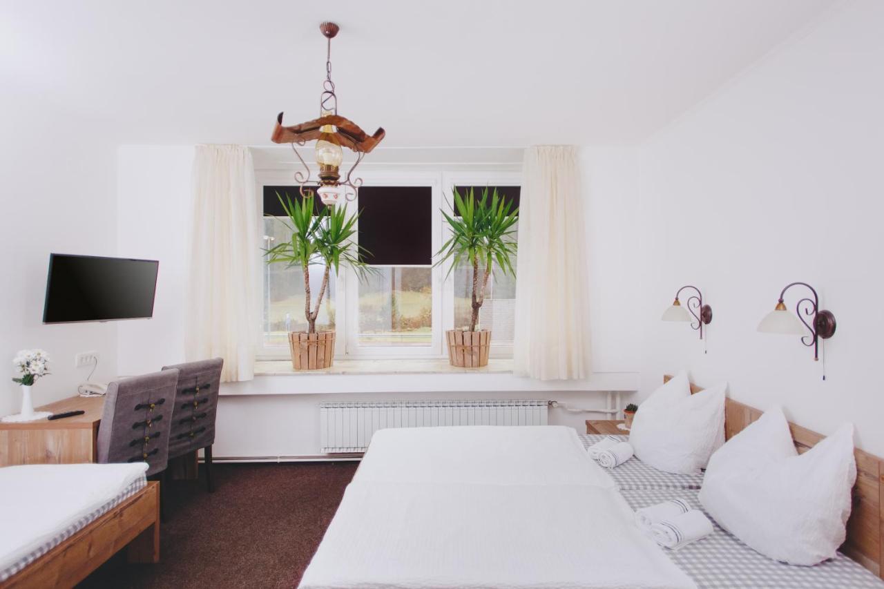 Gostisce Krivograd Hotell Prevalje Exteriör bild