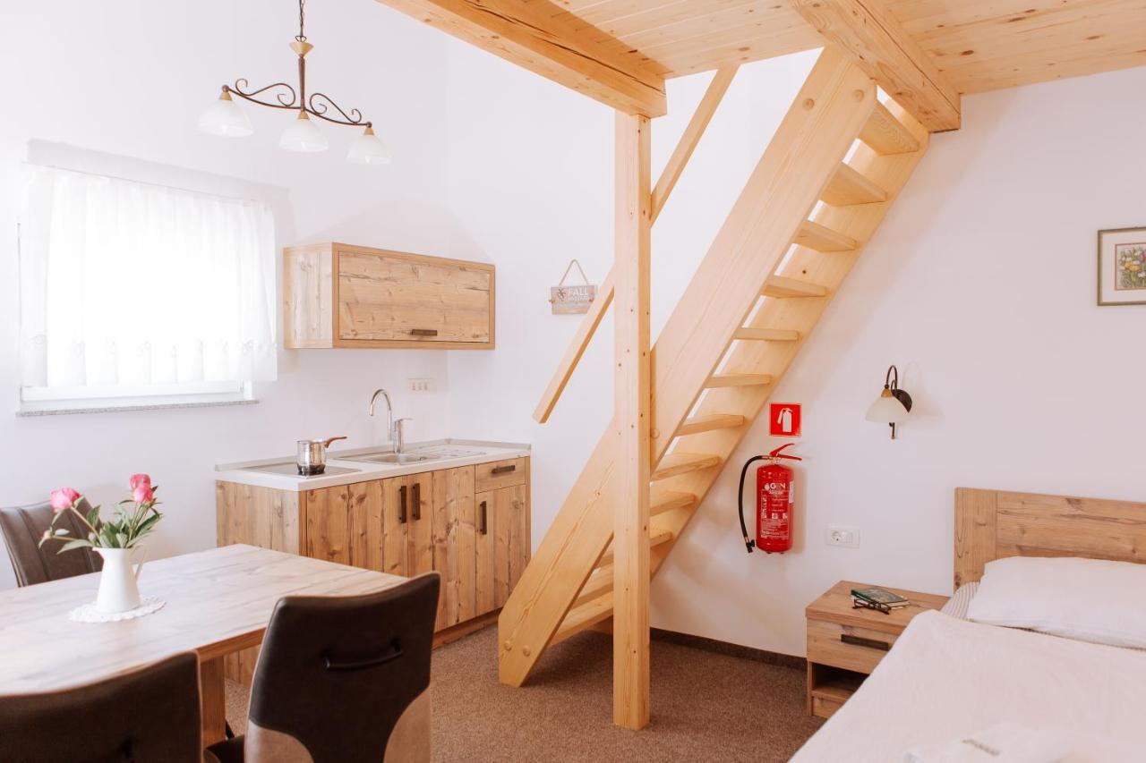 Gostisce Krivograd Hotell Prevalje Exteriör bild