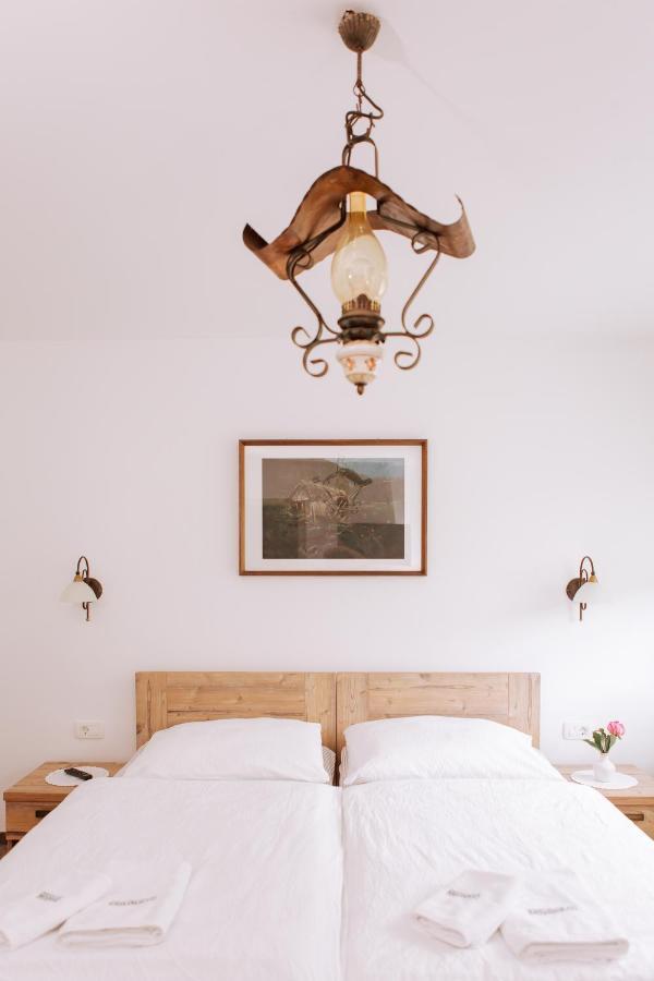 Gostisce Krivograd Hotell Prevalje Rum bild